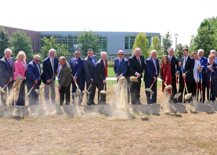 Troy Bruntz breaking ground for bet36365体育-UNMC Rural Health Building